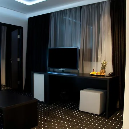 Fashion - Free Parking 3* Sofie