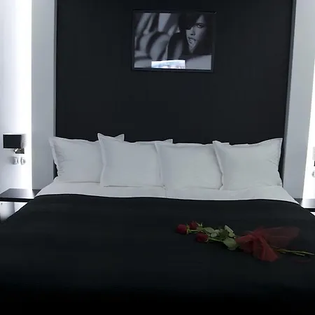 Fashion - Free Parking Hotel