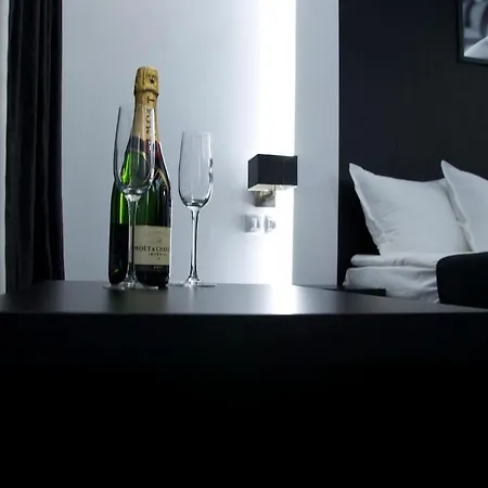 Fashion - Free Parking 3*