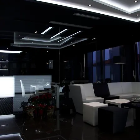 Fashion - Free Parking Hotel