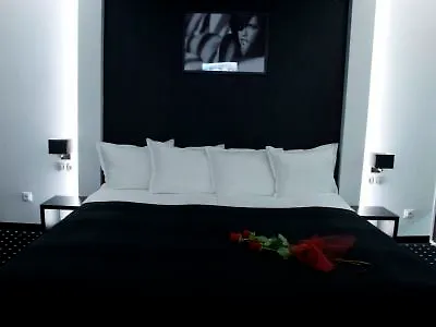 Fashion - Free Parking